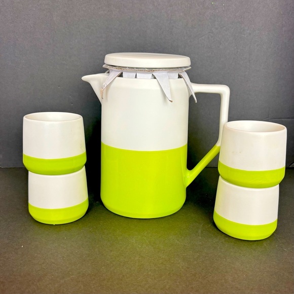 Teavana™ 32oz white & Green Teapot  5 piece set pot and tea Cups RARE Starbucks - Picture 1 of 8